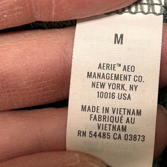 Aerie Long Sleeve Oversized Waffle Knit Sweater, size Medium - Picture 9 of 11